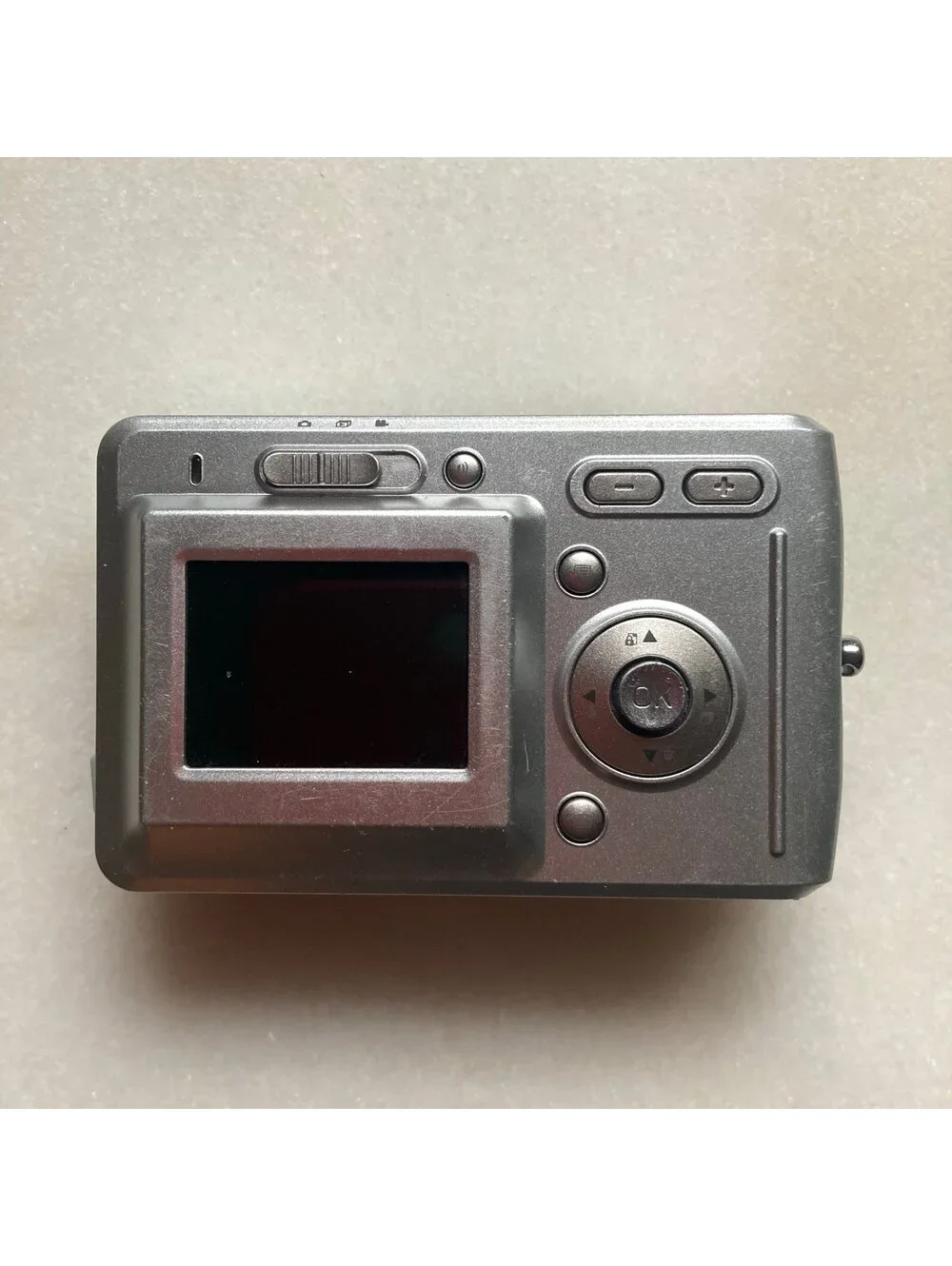 Bell & Howell BH-775 6MP Lofi Digital Toy Camera Compact Point and Shoot